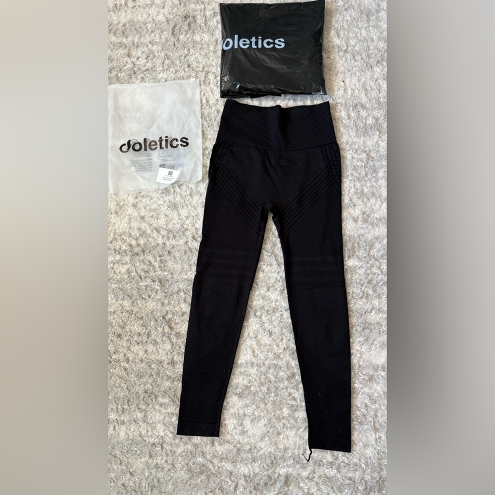 Doletics Black High-Waisted Leggings
2 black pair